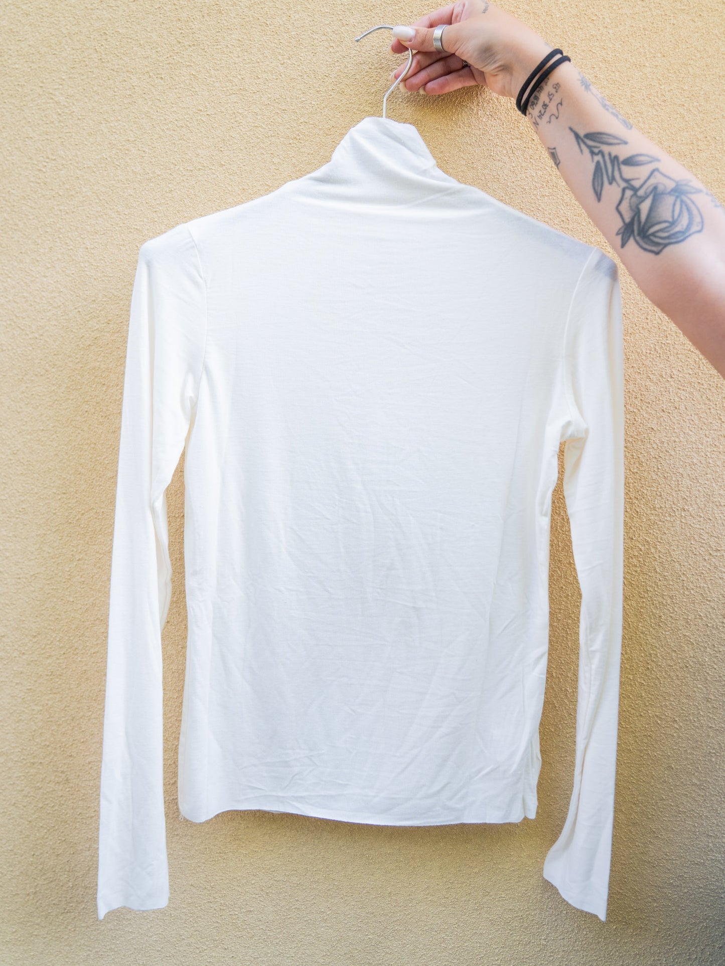 Maglia taglio laser collo alto