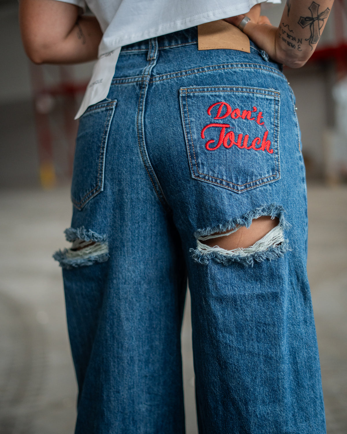 Jeans don’t touch