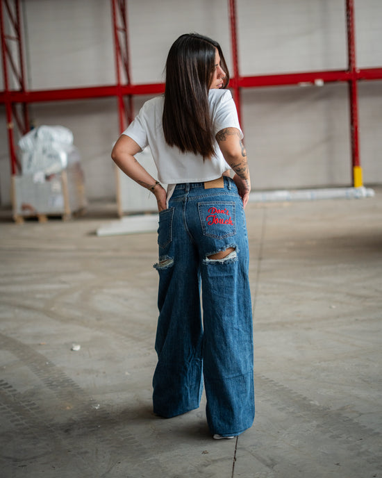 Jeans don’t touch